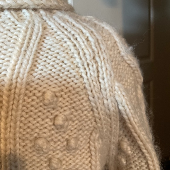 “HAND KNIT” Vintage Beige “Popcorn” Pattern 100% Wool Sweater. - Picture 7 of 14